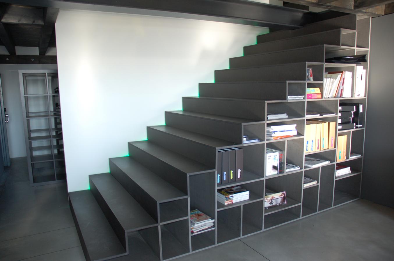 arredare il sottoscala con la libreria